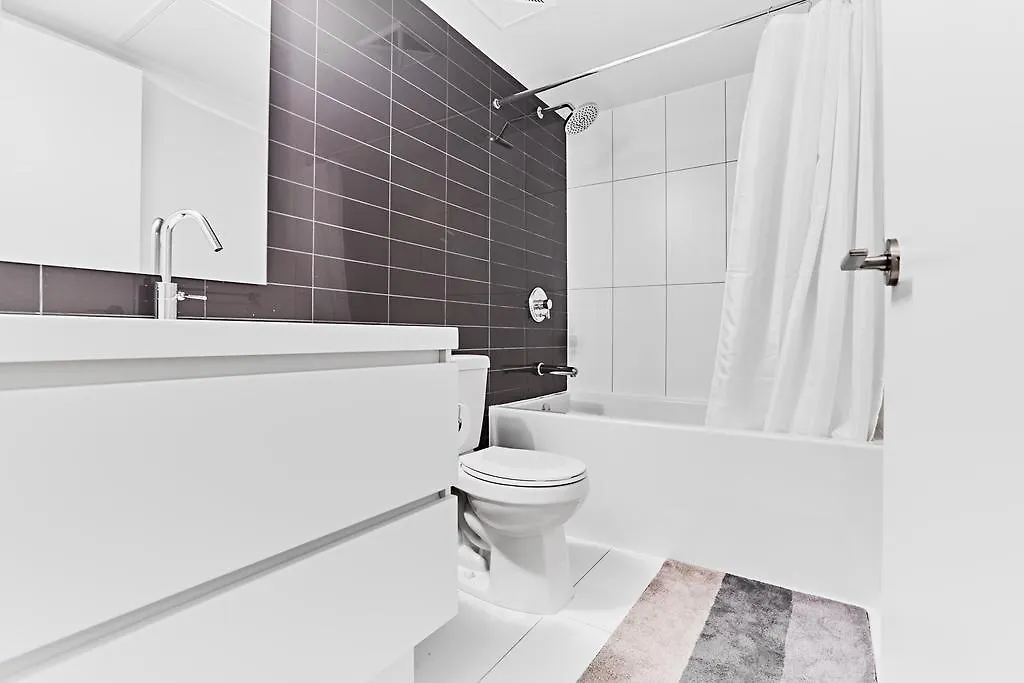 Bright 2 Bed Lakeview Suite Toronto 0*,  Canada